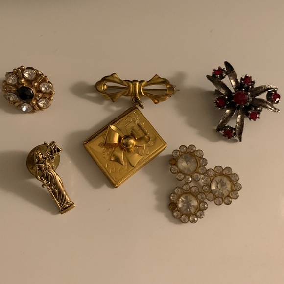 Vintage Jewelry - Vintage Lot of 5 Brooches, incl. Ballou Reg’d